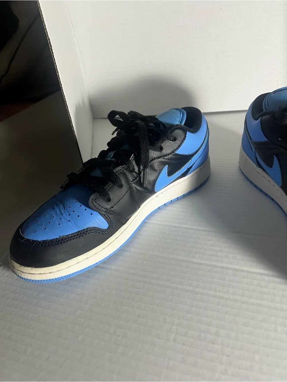 Nike Kids Low Top Sneakers in Black and Light Blue